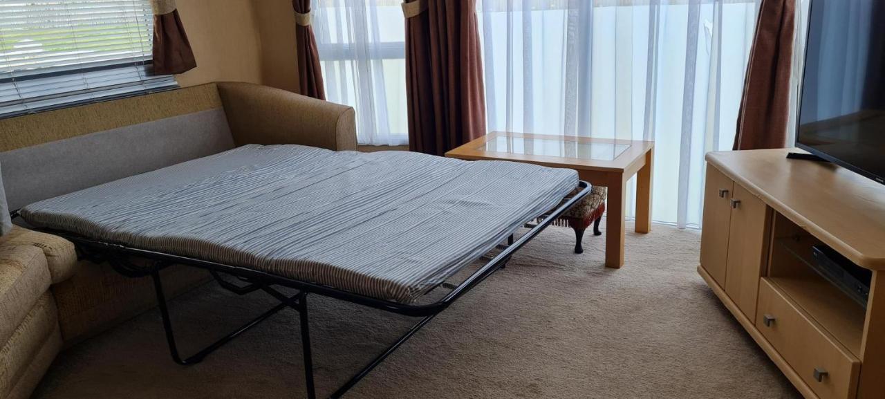 Lovely Caravan With Decking At Coral Beach Park In Lincolnshire Ref 77001C Hotell Ingoldmells Exteriör bild